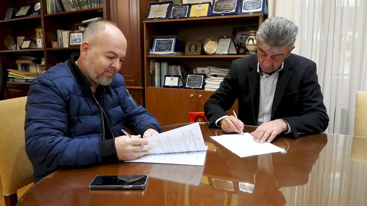 Υπογραφή Σύμβασης Για Τη Ριζική Ανάπλαση Του Ισόγειου Κοινόχρηστου Χώρου Του Δημαρχείου Γρεβενών