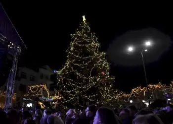 Άναψε το Χριστουγεννιάτικο Δέντρο της Φλώρινας