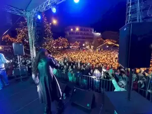 Άναψε το Χριστουγεννιάτικο Δέντρο της Φλώρινας