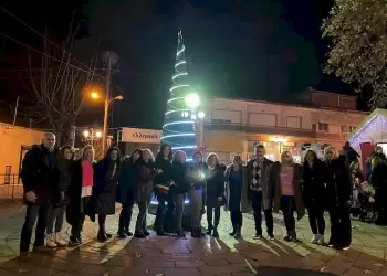 Άναψε το δέντρο στη Λευκοπηγή