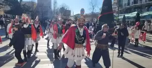 Αναβίωσε το έθιμο των μομωγερων