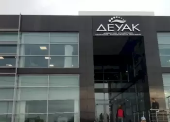 Δεν λειτουργεί η τηλεθέρμανση στο Βόρειο τμήμα της Κοζάνης λόγω διαρροής στην οδό Δημοκρατίας