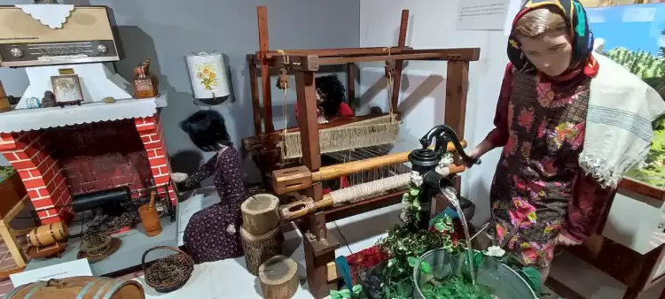 Εγκαίνια μόνιμης έκθεσης "Συγκρότημα κινουμένων παραδοσιακών επαγγελμάτων και ασχολιών" (εικόνες) Εγκαίνια μόνιμης έκθεσης “Συγκρότημα κινουμένων παραδοσιακών επαγγελμάτων και ασχολιών” (εικόνες)