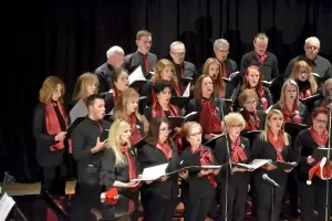 Με χορωδιακή συναυλία από τον «Αριστοτέλη» συνεχίστηκαν οι Χριστουγεννιάτικες εκδηλώσεις του Δήμου Φλώρινας