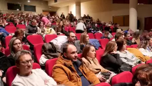 Με μεγάλη επιτυχία η Χριστουγεννιάτικη Χορευτική Εκδήλωση του Τμήματος Παραδοσιακών Χορών Δήμου Γρεβενών