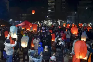 Με τη “νύχτα των ευχών” συνεχίστηκαν οι Χριστουγεννιάτικες εκδηλώσεις του Δήμου Φλώρινας