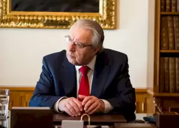 Μπαμπινιώτης: Και όμως είναι ελληνικές… το Butter, το Paper, το Monk και άλλες!