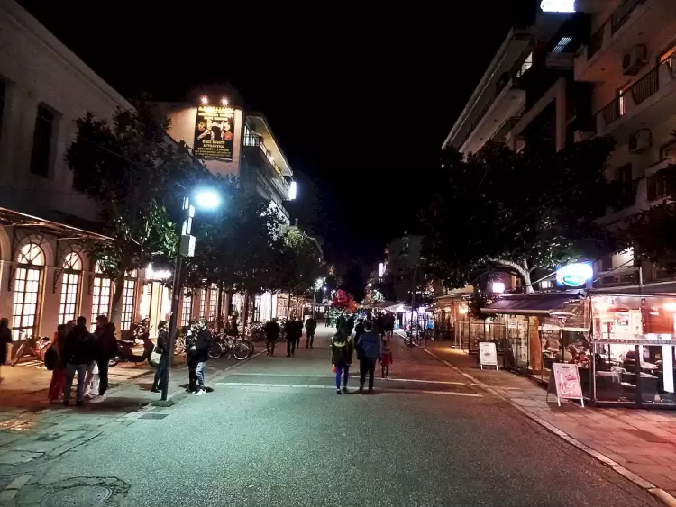 Συμπλοκή μαθητών που είχαν πάει εκδρομή  στα Τρίκαλα