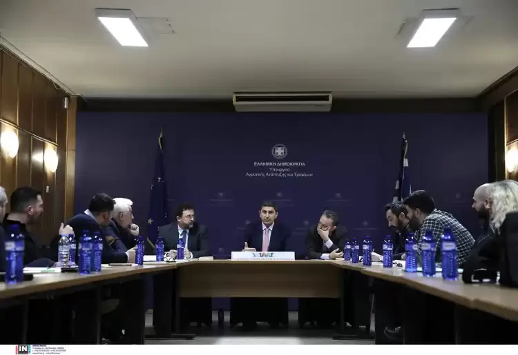 Συνεχείς επαφές Αυγενάκη με αγροτικούς συλλόγους από όλη τη χώρα