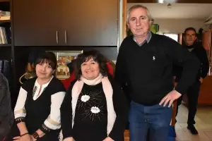 Είχαν κέφια, είπαν κασμέρια – Κοπή πίτας Κασμιρτζίδων