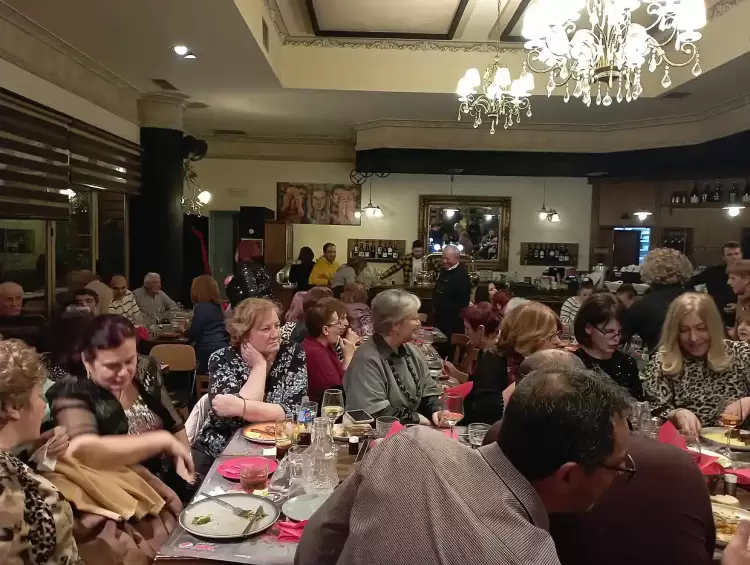 Φίλοι Παράδοσης – Κοπή βασιλόπιτας και χορός…