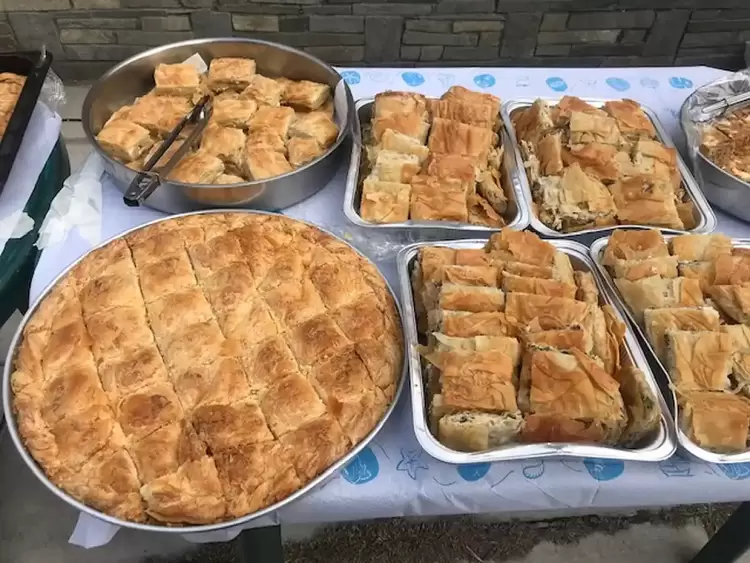 Η Γιορτή του Πράσου & η Πίτα, “το φαΐ του φτωχού” Η Γιορτή του Πράσου & η Πίτα, “το φαΐ του φτωχού”