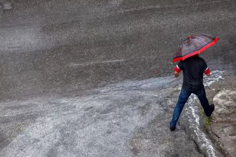 Καιρός: Έρχονται βροχές και οι καταιγίδες – Επιδείνωση του καιρού από το βράδυ