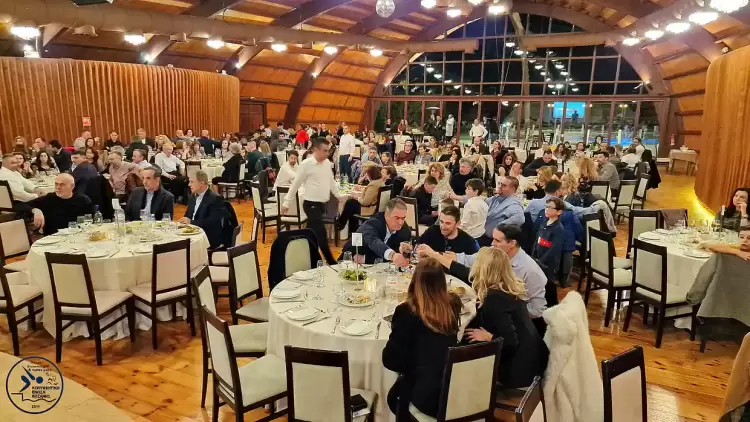 Με μεγάλη επιτυχία πραγματοποιήθηκε ο Ετήσιος Χορός και η Κοπή Πίτας της Κολυμβητικής Ένωση Κοζάνης