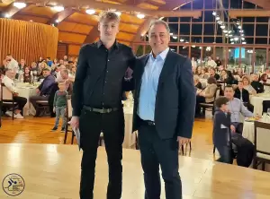 Με μεγάλη επιτυχία πραγματοποιήθηκε ο Ετήσιος Χορός και η Κοπή Πίτας της Κολυμβητικής Ένωση Κοζάνης