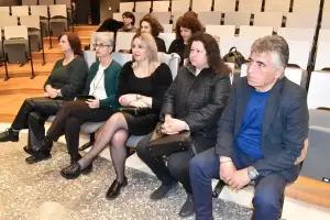 Επικοινωνία της Αντιδημάρχου Κυριακής Χατζημανώλη-Φουρκιώτη με τους εργαζόμενους των ΚΕΠ Επικοινωνία της Αντιδημάρχου Κυριακής Χατζημανώλη Φουρκιώτη με τους εργαζόμενους των ΚΕΠ