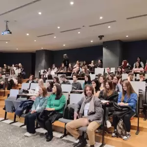 Καταφύγιο το βιβλίο… στο 2ο ΕΠΑΛ Κοζάνης με τίτλο:  “Παράθυρο Ανοιχτό” αφιερωμένη στην ημέρα Ευρωπαίων συγγραφέων