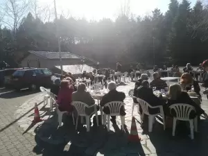 Κάτω από τις ζεστές ακτίνες του ήλιου….η κοπή πίτας των Ηπειρωτών Κοζάνης Κάτω από τις ζεστές ακτίνες του ήλιου….η κοπή πίτας των Ηπειρωτών Κοζάνης