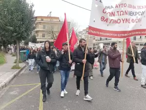 Κοζάνη - Μεγάλη πορεία για τα θύματα της τραγωδίας των Τεμπών (βίντεο και εικόνες) Κοζάνη – Μεγάλη πορεία για τα θύματα της τραγωδίας των Τεμπών