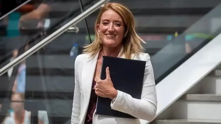 Η πρόεδρος του ΕΚ Ρ. Μετσόλα με μαθητές στην Αθήνα σε μια ειλικρινή και ανοιχτή συζήτηση