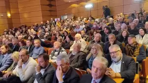 Στέφανος Κασσελάκηςστην Κοζάνη - Η περιοχή σας παρακμάζει Στέφανος Κασσελάκης στο συνέδριο της Κοζάνης – Η περιοχή σας παρακμάζει