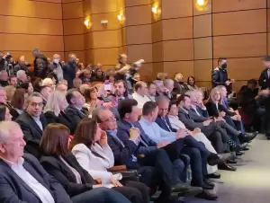 Στέφανος Κασσελάκηςστην Κοζάνη - Η περιοχή σας παρακμάζει Στέφανος Κασσελάκης στο συνέδριο της Κοζάνης – Η περιοχή σας παρακμάζει