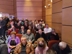 Στέφανος Κασσελάκηςστην Κοζάνη - Η περιοχή σας παρακμάζει Στέφανος Κασσελάκης στο συνέδριο της Κοζάνης – Η περιοχή σας παρακμάζει