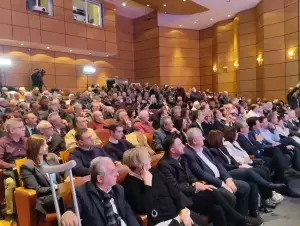 Στέφανος Κασσελάκηςστην Κοζάνη - Η περιοχή σας παρακμάζει Στέφανος Κασσελάκης στο συνέδριο της Κοζάνης – Η περιοχή σας παρακμάζει