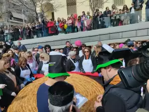 To τρανύτερο κιχί στην κεντρική πλατεία Κοζάνης (εικόνες)