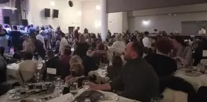 Ακούραστοι στο γλέντι οι “φίλοι της παράδοσης” και η όμορφη παρέα τους…