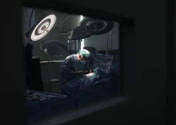 Απογευματινά Χειρουργεία: Σε Εφαρμογή Το «Νόμιμο» Φακελάκι – Οι Όροι, Οι Αμοιβές Και Το Ωράριο