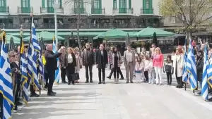 Απότιση φόρου τιμής από μαθητές στην κεντρική πλατεία Κοζάνης 