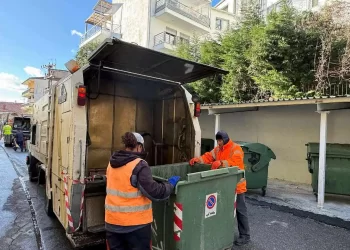 Δήμος Φλώρινας: Καθαρισμός Και Πλύσιμο Των Κάδων Απορριμμάτων