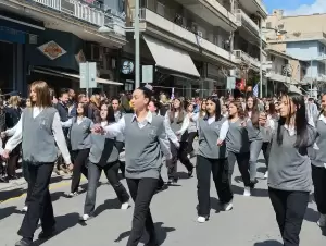 Είχαν τη χάρη και το καμάρι στην παρέλαση στην Κοζάνη (εικόνες & βίντεο) Είχαν τη χάρη και το καμάρι στην παρέλαση στην Κοζάνη (εικόνες & βίντεο)