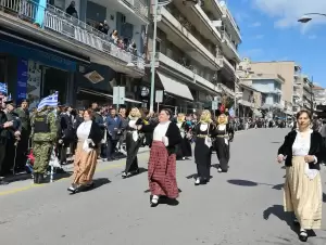 Είχαν τη χάρη και το καμάρι στην παρέλαση στην Κοζάνη (εικόνες & βίντεο) Είχαν τη χάρη και το καμάρι στην παρέλαση στην Κοζάνη (εικόνες & βίντεο)