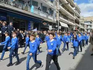 Είχαν τη χάρη και το καμάρι στην παρέλαση στην Κοζάνη (εικόνες & βίντεο) Είχαν τη χάρη και το καμάρι στην παρέλαση στην Κοζάνη (εικόνες & βίντεο)