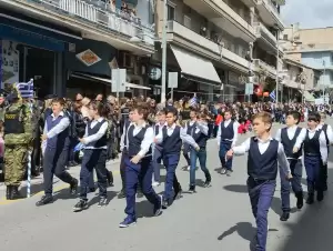 Είχαν τη χάρη και το καμάρι στην παρέλαση στην Κοζάνη (εικόνες & βίντεο) Είχαν τη χάρη και το καμάρι στην παρέλαση στην Κοζάνη (εικόνες & βίντεο)