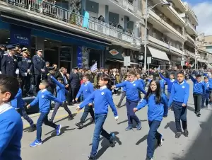 Είχαν τη χάρη και το καμάρι στην παρέλαση στην Κοζάνη (εικόνες & βίντεο) Είχαν τη χάρη και το καμάρι στην παρέλαση στην Κοζάνη (εικόνες & βίντεο)