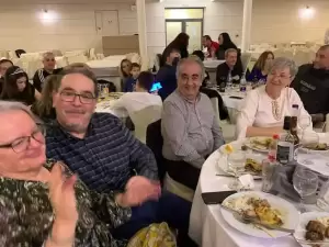 Είχαν πολλά κέφια...ο χορός του συλλόγου Αγίου Αθανασίου Κοζάνης Είχαν πολλά κέφια…ο χορός του συλλόγου Αγίου Αθανασίου Κοζάνης