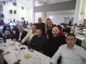 Είχαν πολλά κέφια...ο χορός του συλλόγου Αγίου Αθανασίου Κοζάνης Είχαν πολλά κέφια…ο χορός του συλλόγου Αγίου Αθανασίου Κοζάνης