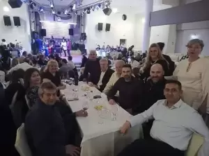 Είχαν πολλά κέφια...ο χορός του συλλόγου Αγίου Αθανασίου Κοζάνης Είχαν πολλά κέφια…ο χορός του συλλόγου Αγίου Αθανασίου Κοζάνης