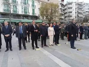 Καλλιόπη Βέττα: Η Ελληνική Επανάσταση συμβολίζει τον αγώνα απέναντι σε κάθε μορφής δυναστεία, τον αγώνα για ελεύθερη ζωή Καλλιόπη Βέττα: Η Ελληνική Επανάσταση συμβολίζει τον αγώνα απέναντι σε κάθε μορφής δυναστεία, τον αγώνα για ελεύθερη ζωή