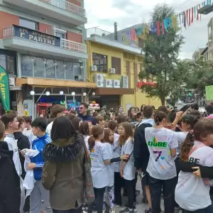 Κοζάνη: Ημέρα των Sourd games για τους μαθητές στην κεντρική πλατεία (εικόνες & βίντεο) Κοζάνη: Ημέρα των Sourd Games για τους μαθητές στην κεντρική πλατεία.