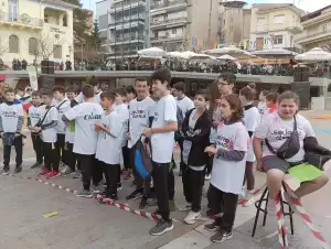 Κοζάνη: Ημέρα των Sourd games για τους μαθητές στην κεντρική πλατεία (εικόνες & βίντεο) Κοζάνη: Ημέρα των Sourd Games για τους μαθητές στην κεντρική πλατεία.