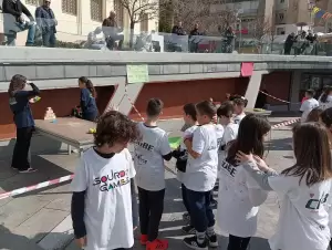 Κοζάνη: Ημέρα των Sourd games για τους μαθητές στην κεντρική πλατεία (εικόνες & βίντεο) Κοζάνη: Ημέρα των Sourd Games για τους μαθητές στην κεντρική πλατεία.