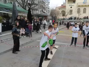 Κοζάνη: Ημέρα των Sourd games για τους μαθητές στην κεντρική πλατεία (εικόνες & βίντεο) Κοζάνη: Ημέρα των Sourd Games για τους μαθητές στην κεντρική πλατεία.