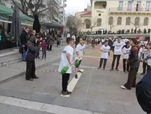 Κοζάνη: Ημέρα των Sourd games για τους μαθητές στην κεντρική πλατεία (εικόνες & βίντεο) Κοζάνη: Ημέρα των Sourd Games για τους μαθητές στην κεντρική πλατεία.