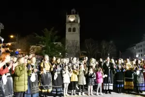 Κοζανίτικη αποκριά: Το ξέφρενο γλέντι συνεχίζεται…