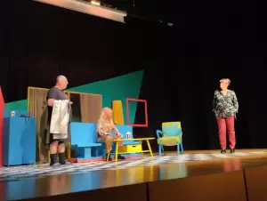 Μας περιμένει… Μια ανατρεπτική σάτιρα του Μιχάλη Πιτένη«Περπιρόπουλος, ο Μέγας»