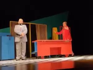 Μας περιμένει… Μια ανατρεπτική σάτιρα του Μιχάλη Πιτένη«Περπιρόπουλος, ο Μέγας»